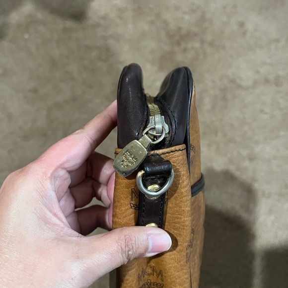 MCM VINTAGE COGNAC VISETOS SLING BAG - Picture 9 of 16